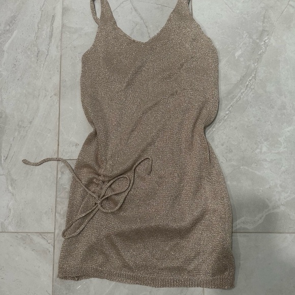 Swimsuit coverup - Picture 3 of 4